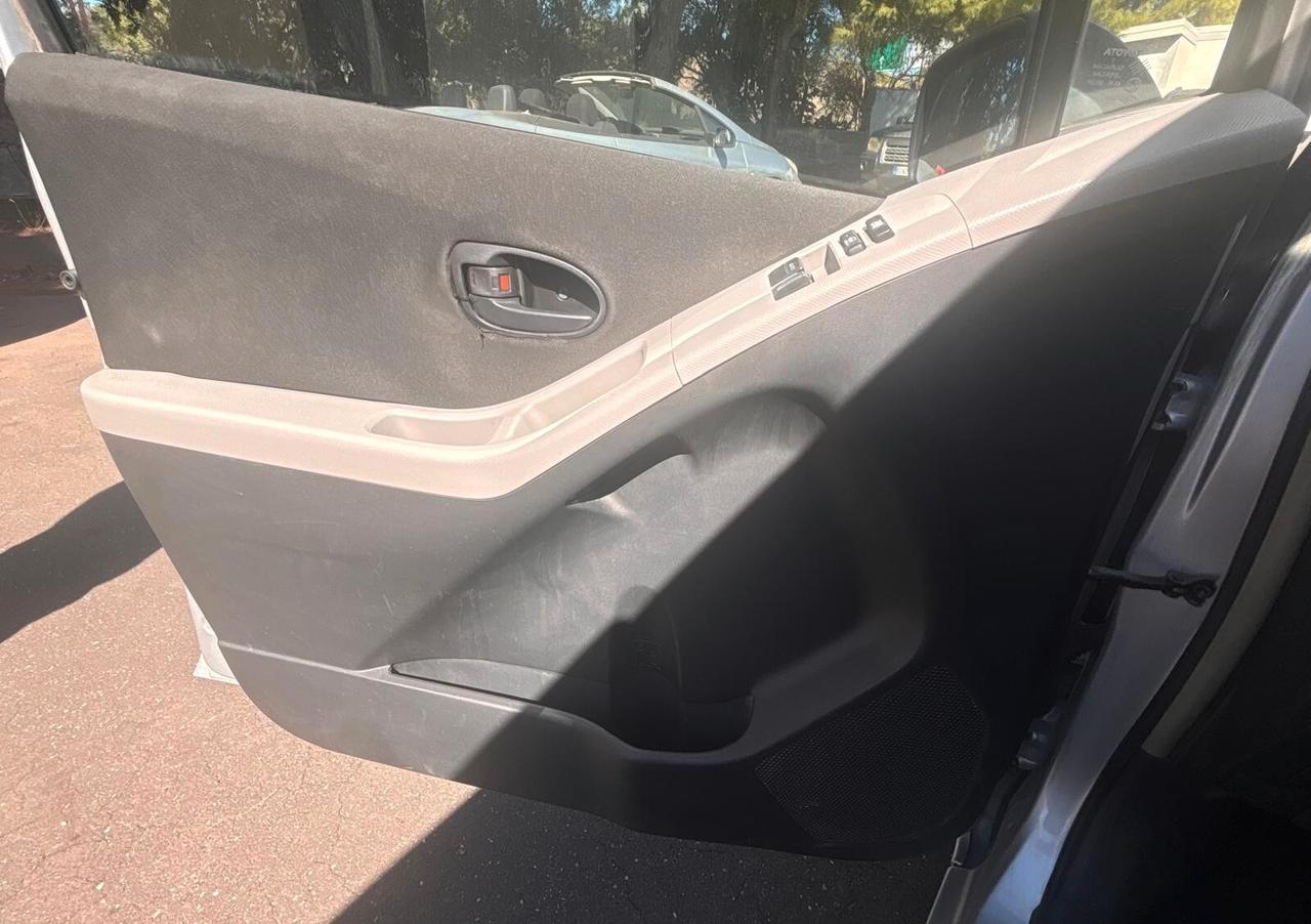 Toyota Yaris 1.0 5 porte