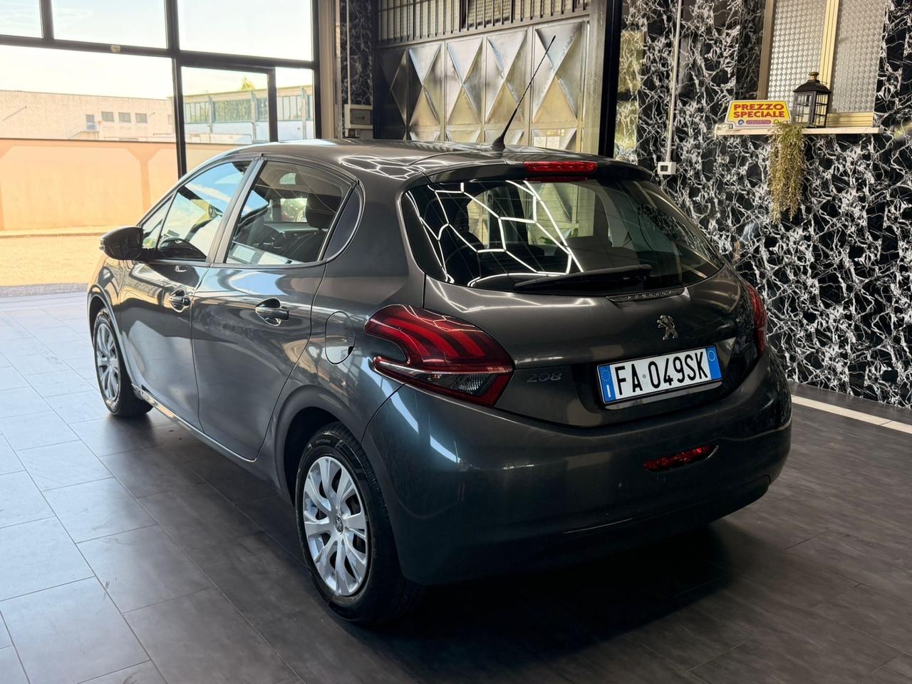 Peugeot 208 1.4 HDi 68 CV 5 porte Allure