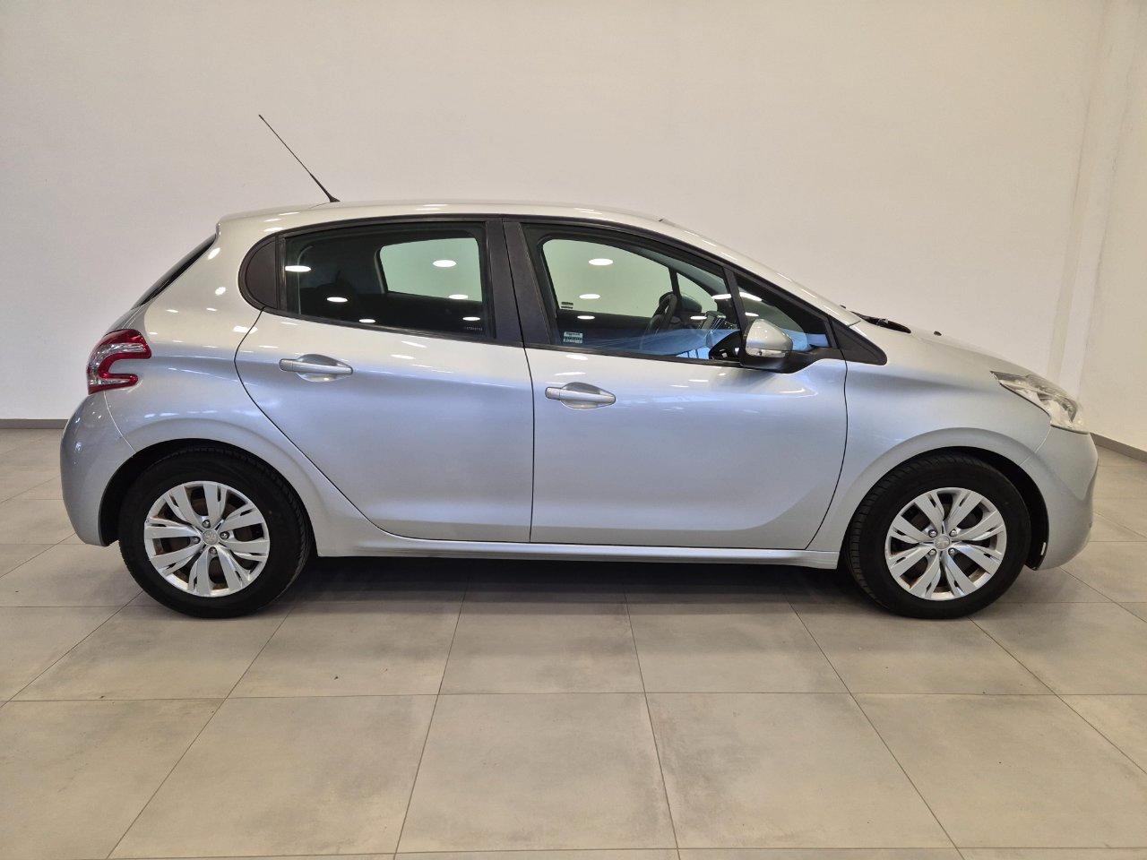 Peugeot 208 5p 1.2 puretech Active - NEOPATENTATI - Bluetooth - Clima