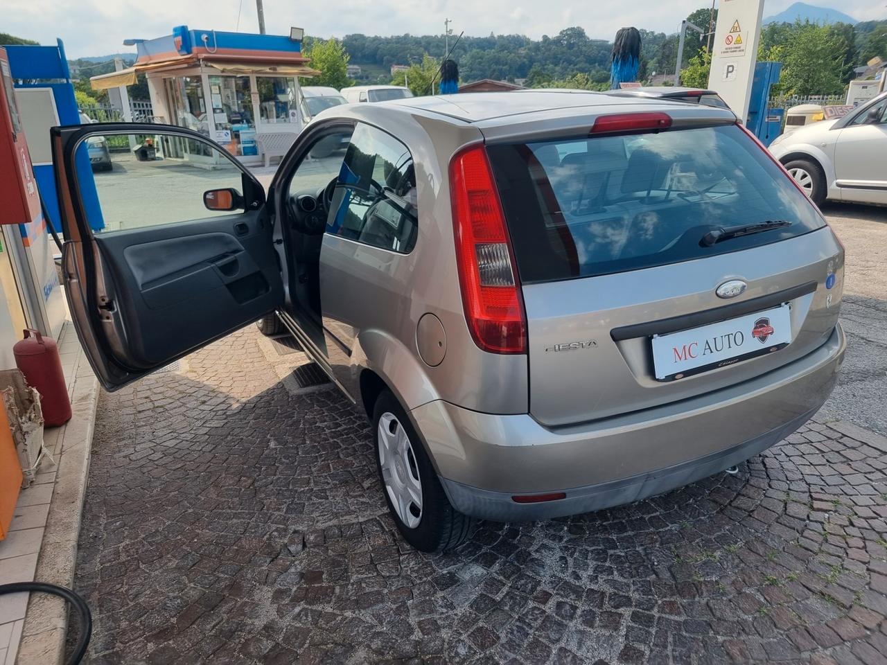 Ford Fiesta 1.2 16V 3p. Con 256.000km