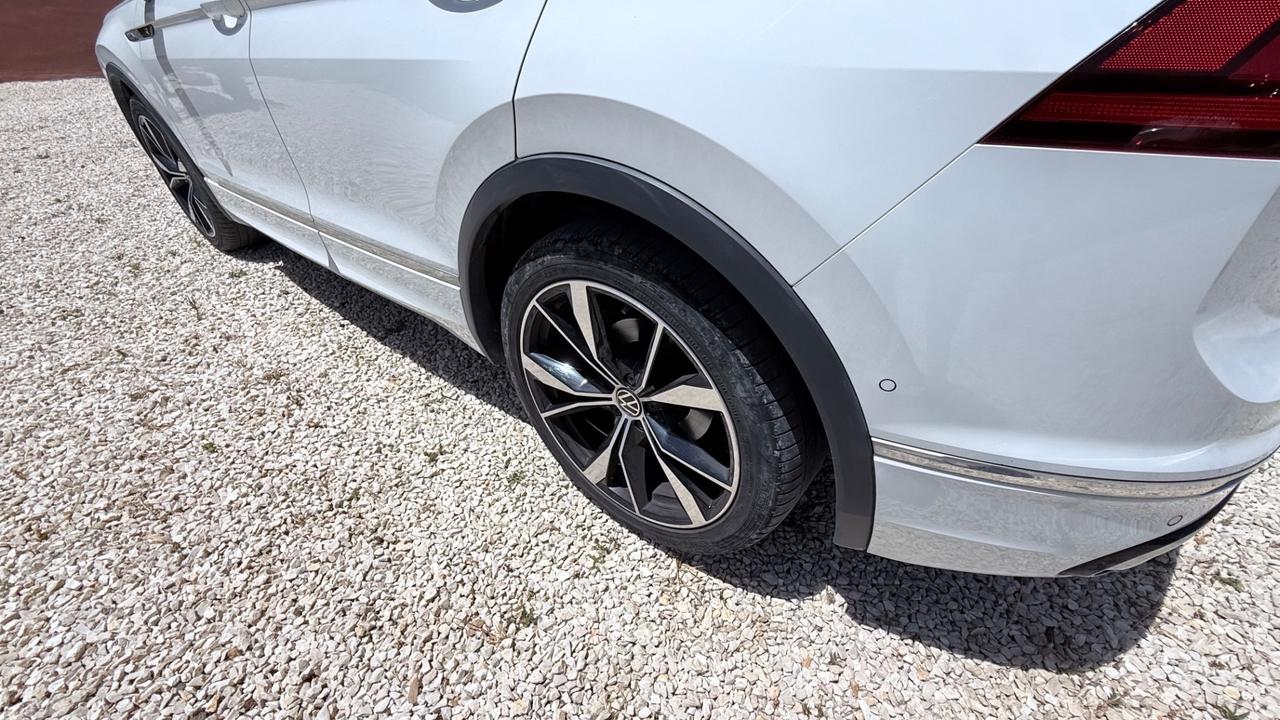 Volkswagen Tiguan 2.0 TDI 150 CV SCR DSG R-Line