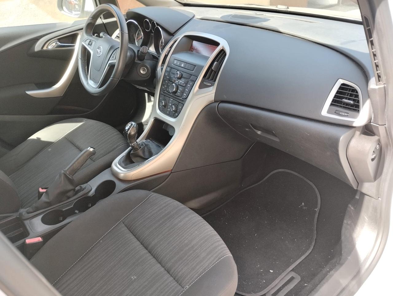 Opel Astra 1.4 100CV 5 porte Cosmo