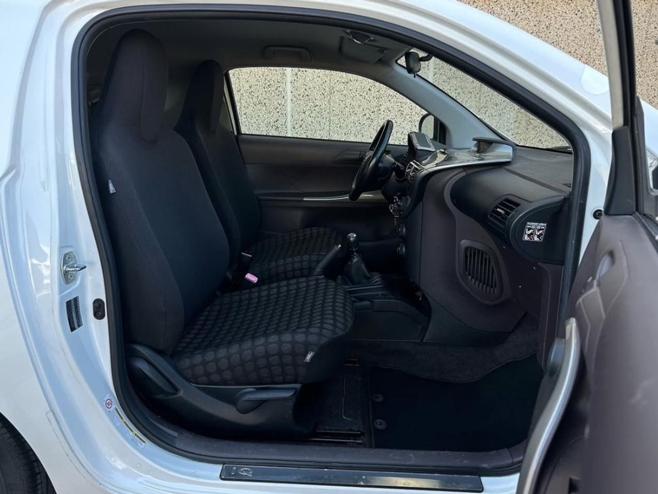 Toyota iQ 1.0 vvt-i #10178