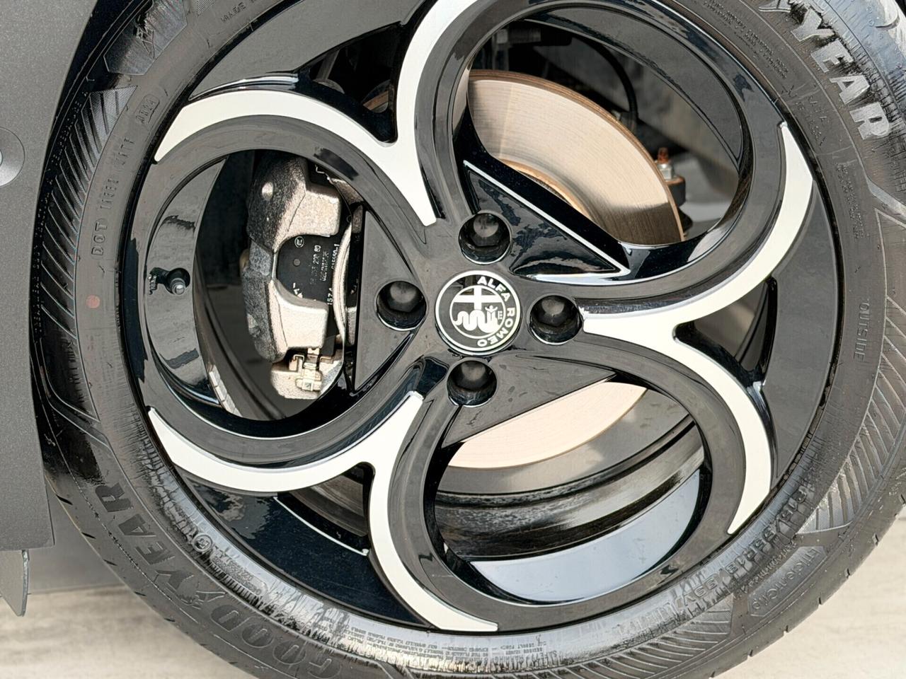 Alfa Romeo Junior 1.2 136 CV Hybrid eDCT6 SPECIALE TETTO