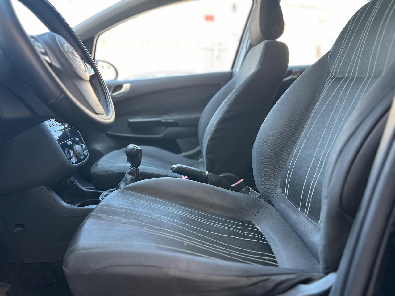 Opel corsa 1.3 Diesel 2011