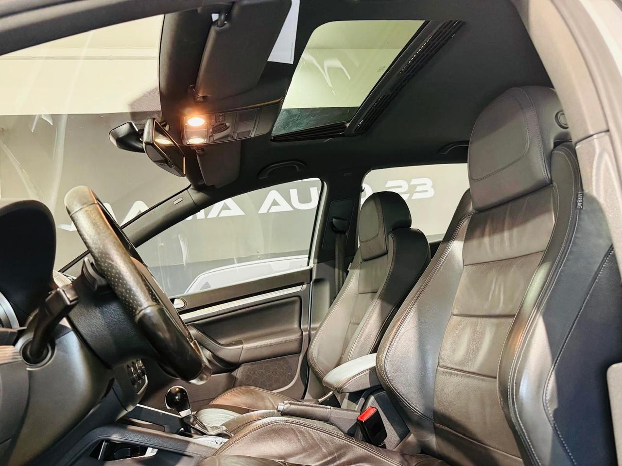 Volkswagen Golf 3.2 VR6 4mot. 5p. R32