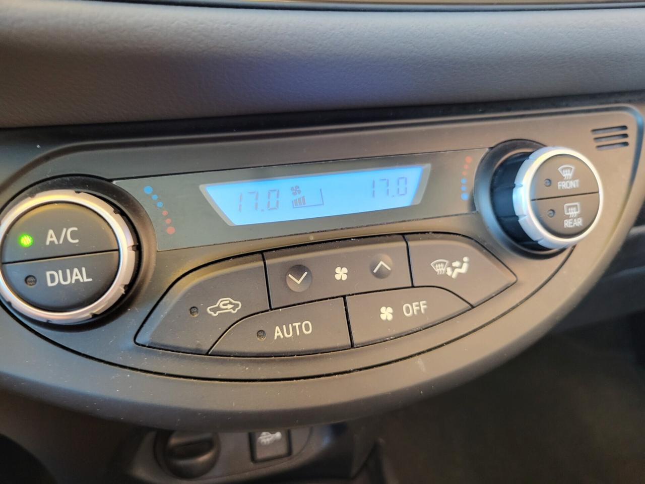 Toyota Yaris 1.5 hybrid full optional unicaproprietaria