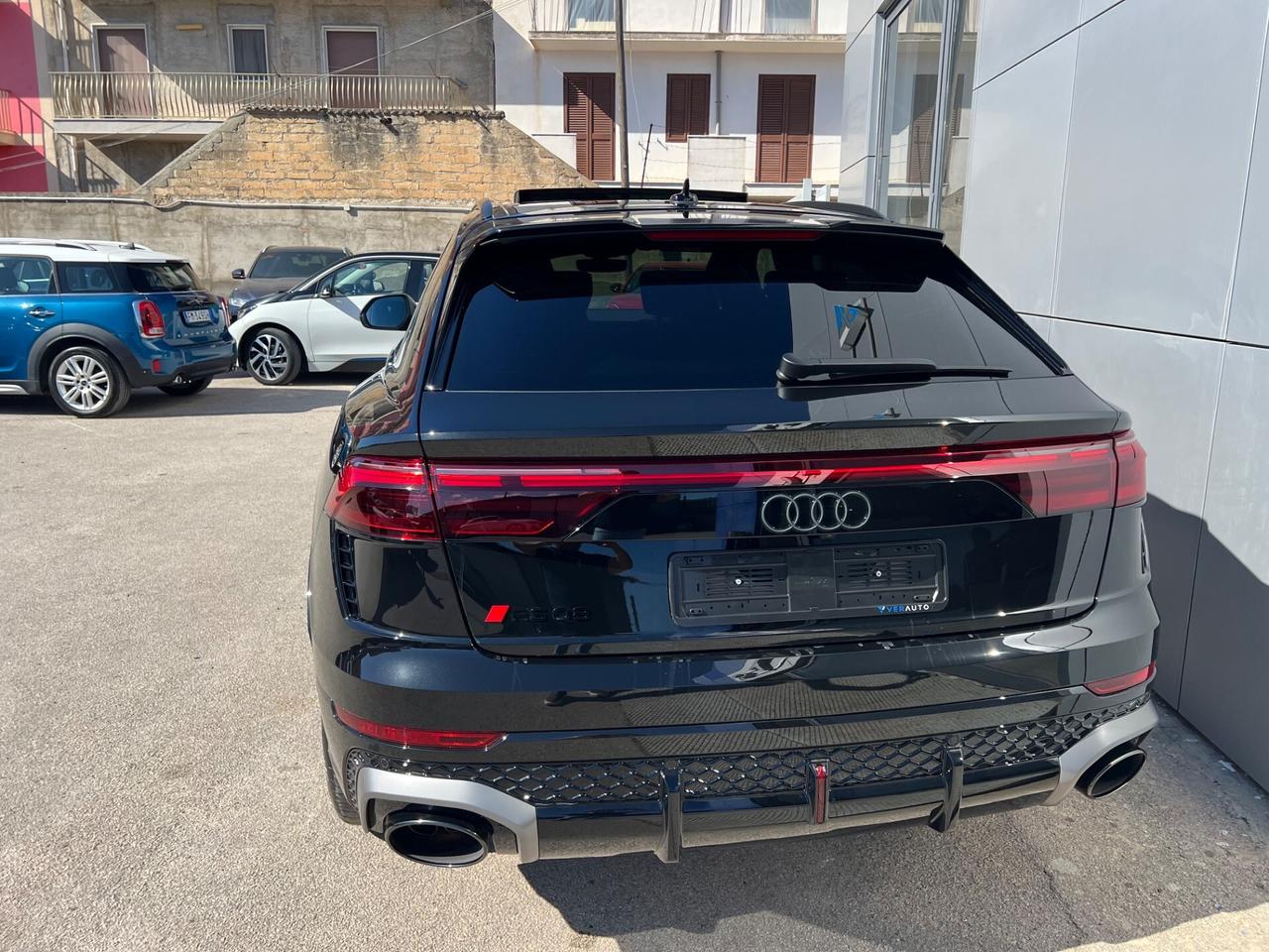Audi RSQ8 performance possibilità noleggio no scoring