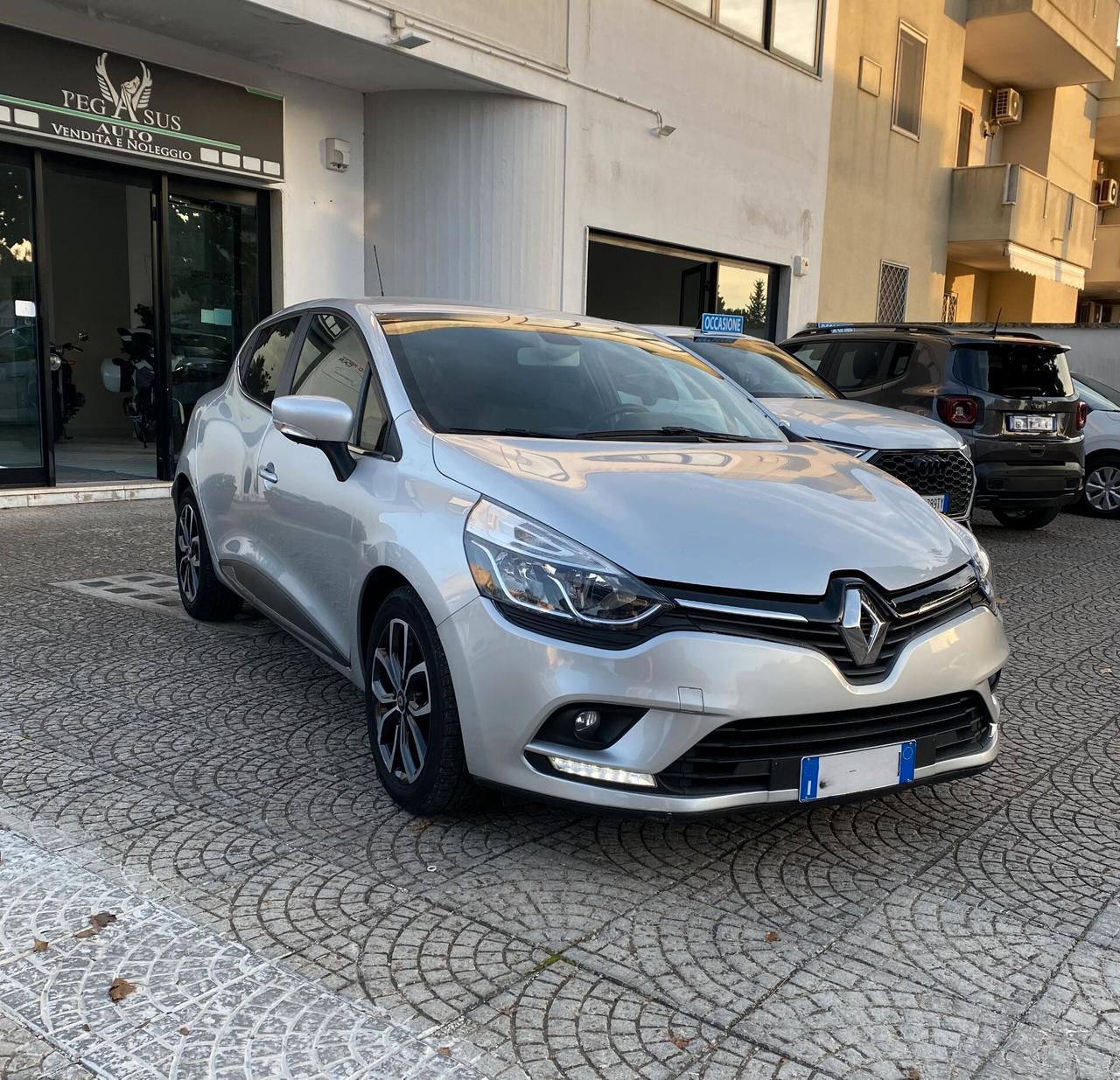 Renault Clio 75 CV Business