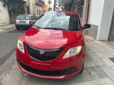 LANCIA Ypsilon 1.0 FireFly 5 porte S&S Hybrid Silver