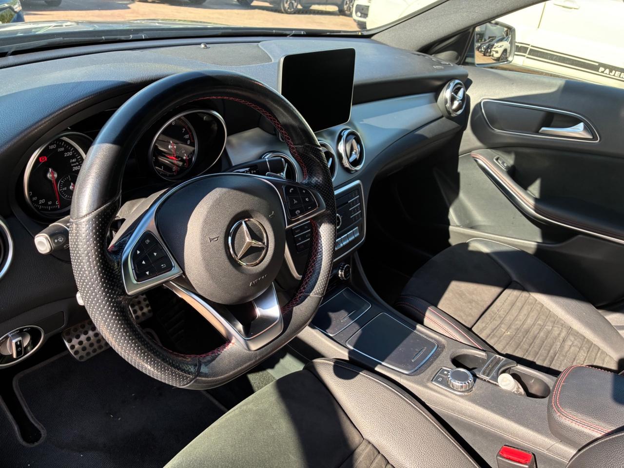 Mercedes-benz GLA 180 200 Premium