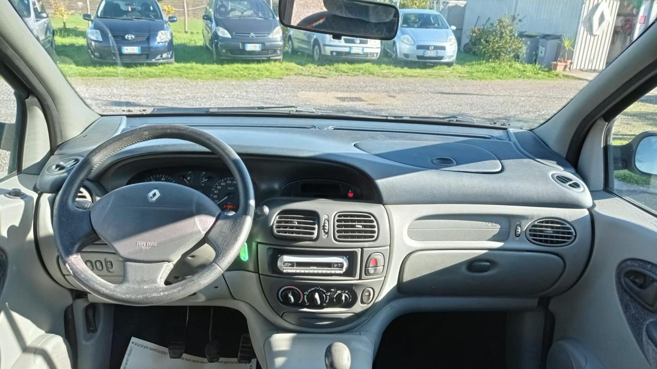 Renault Megane Scenic 1.6 RXT