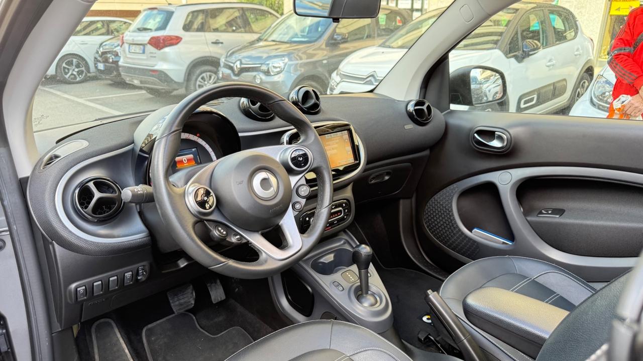 Smart ForTwo 90 0.9 T twinamic cabrio Prime LED NAVI KAMERA BRACCIOLO PELLE CERCHI 16 PDC BLUETOOTH
