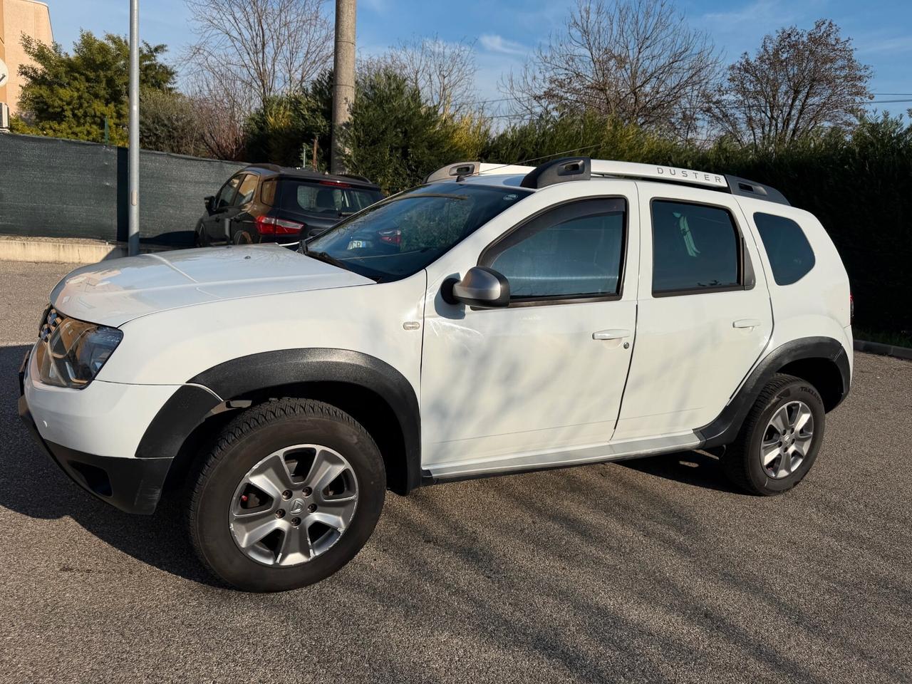Dacia Duster 1.6 GPL - NEOP. - NAV. - 12 MESI DI GARANZIA -