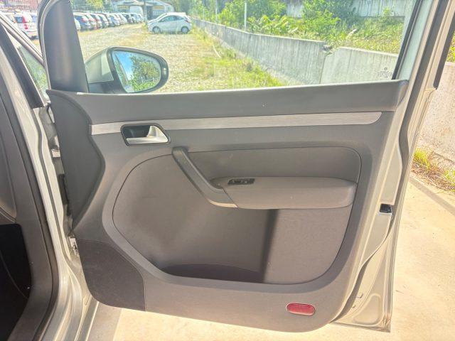 VOLKSWAGEN Touran 1.6 TDI DPF Comfortline BMT 7 POSTI IN PRONTA CONS