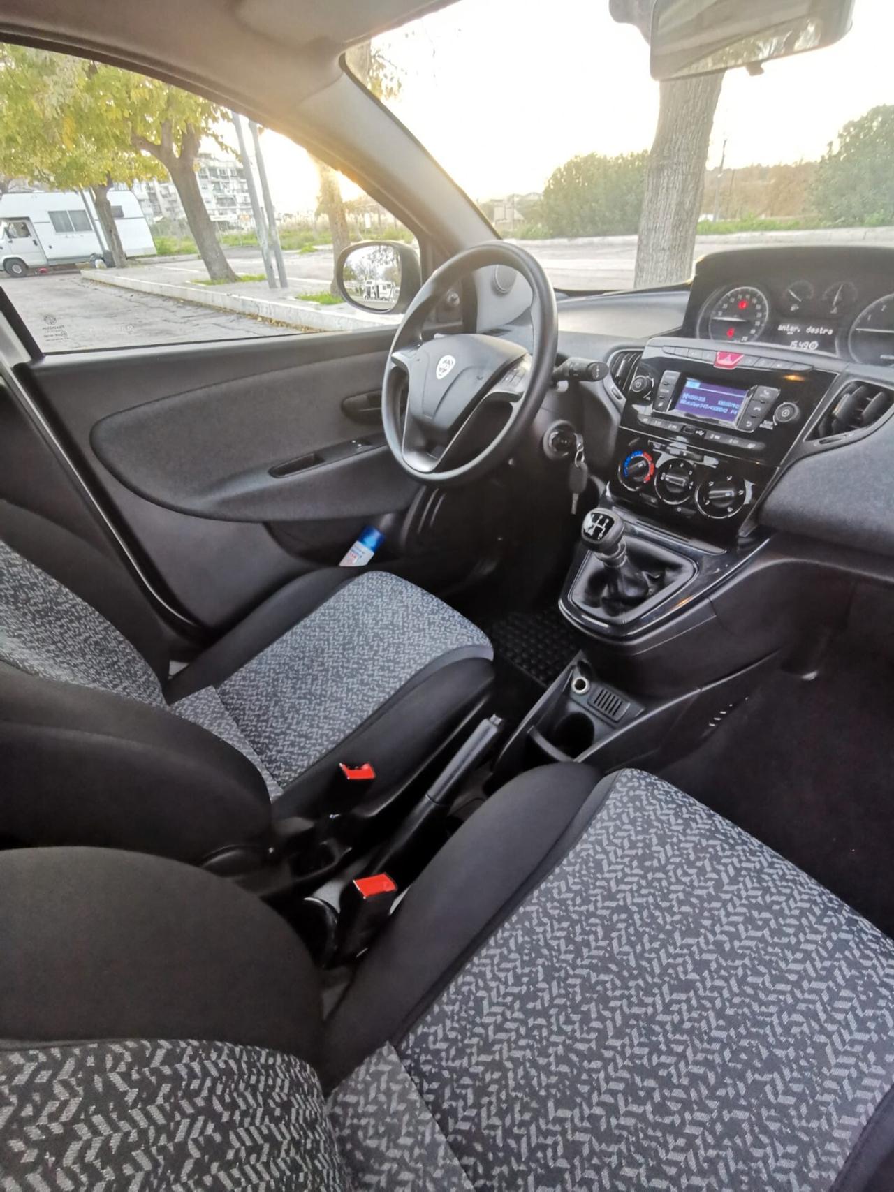 Lancia Ypsilon 1.2 69 CV 5P. S&S Gold 2020