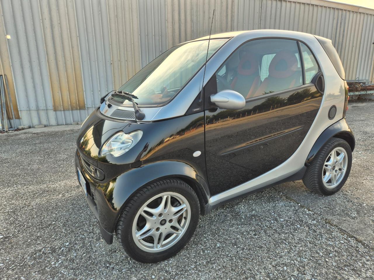 Smart 700 city-coupé pure (45 kW)