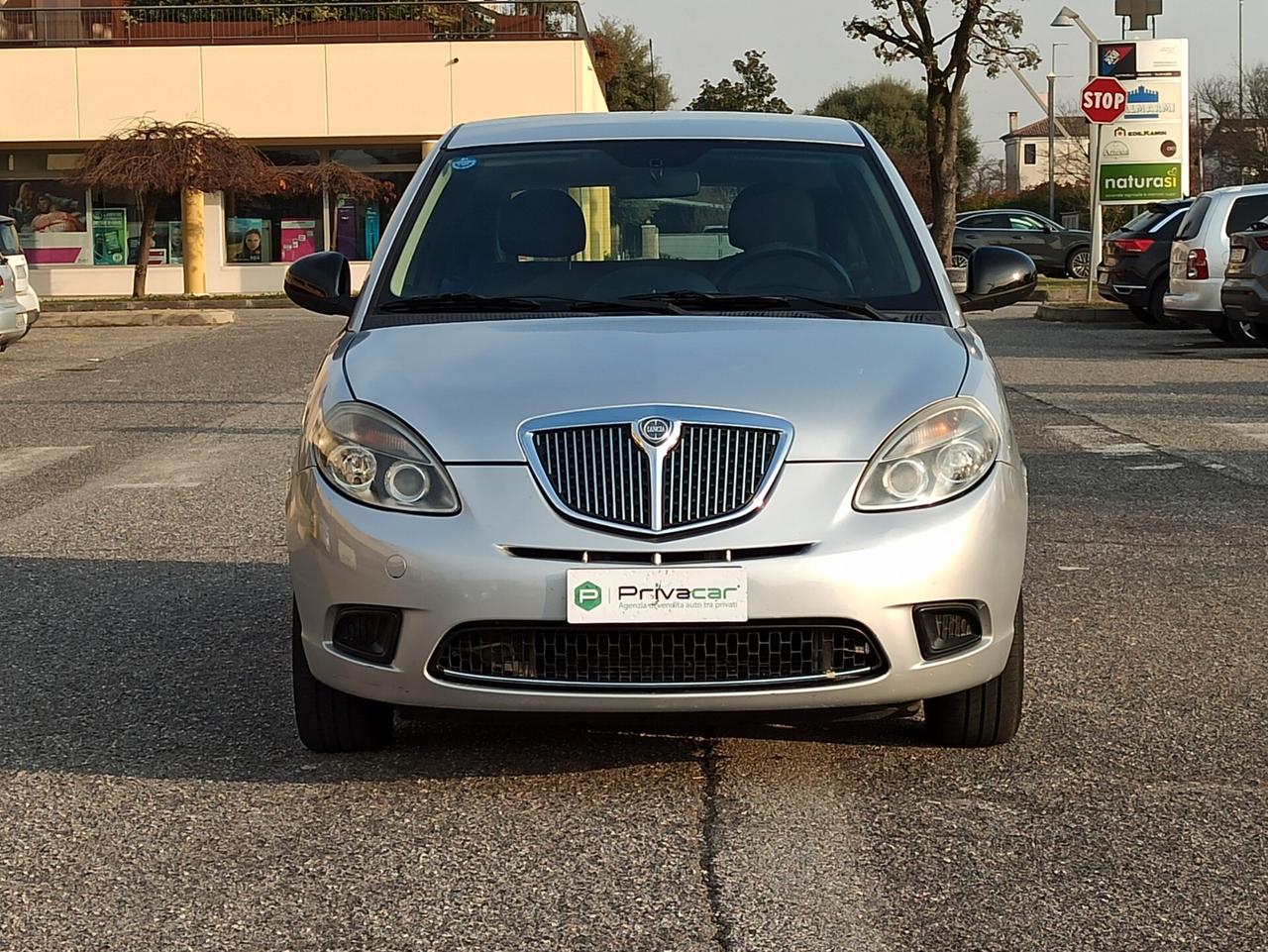 Lancia Ypsilon 1.2 69 CV Diva