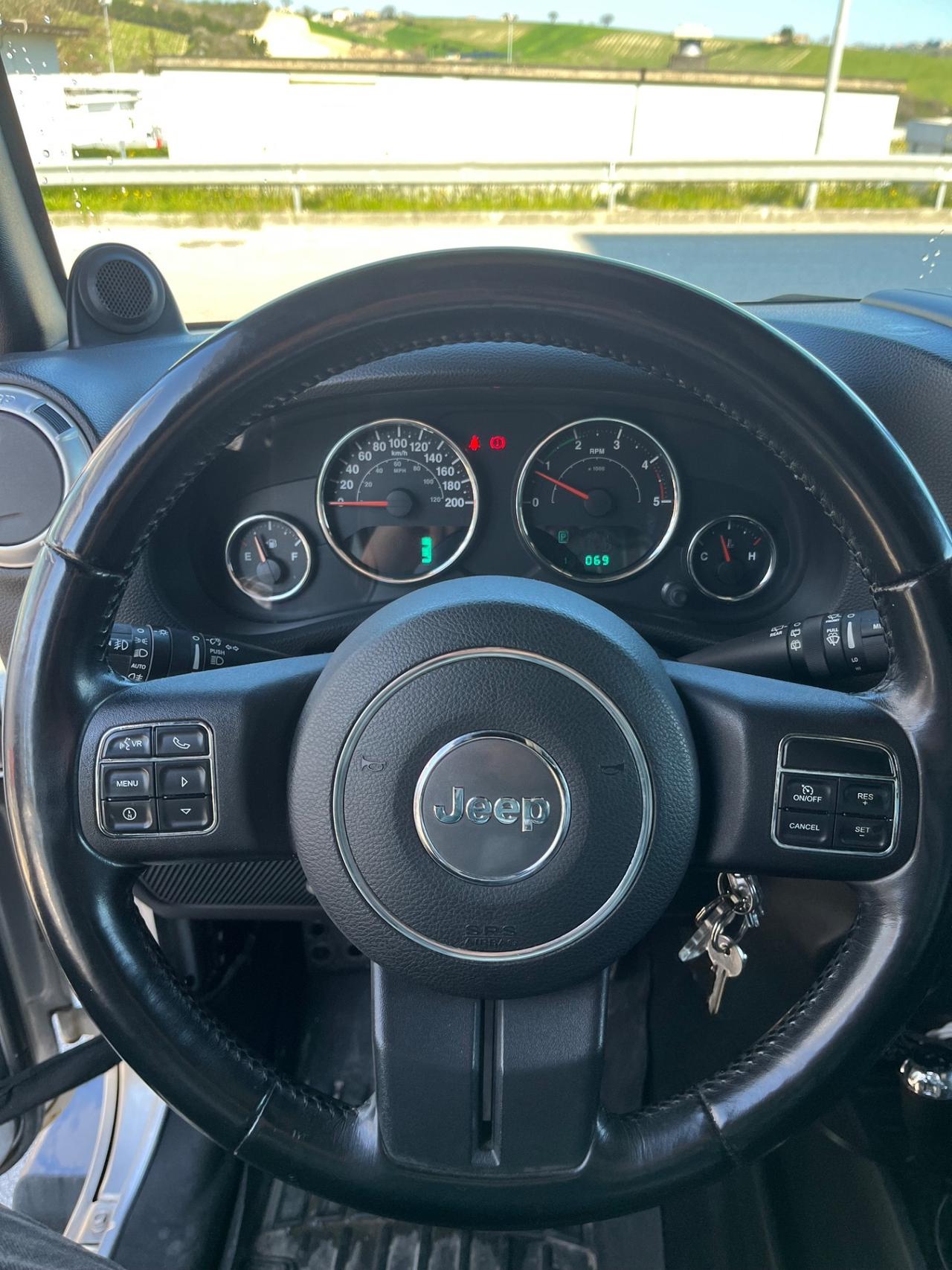 Jeep Wrangler 2.8 CRD DPF Sahara Auto