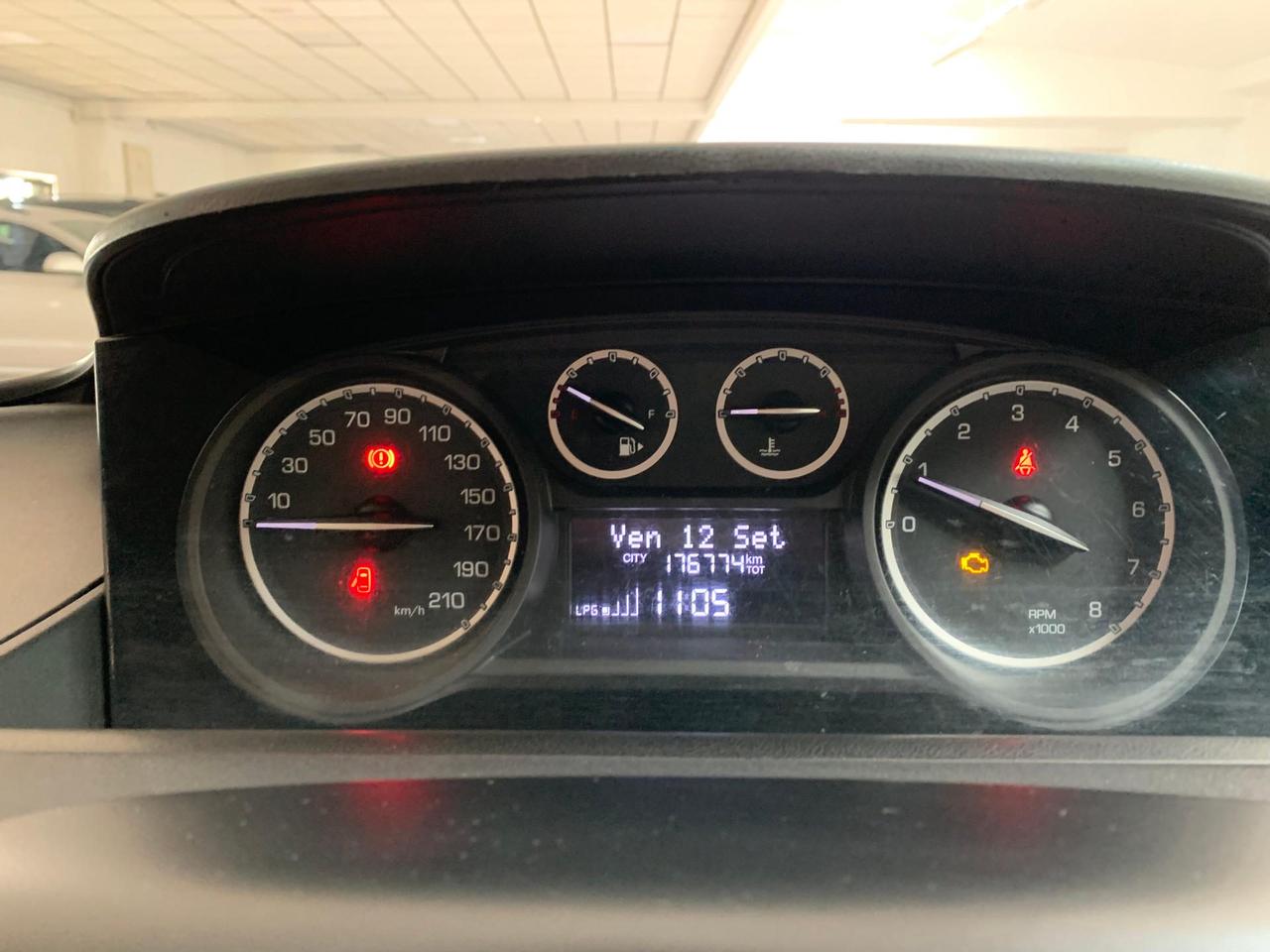 Lancia Ypsilon 1.2 8v Elefantino ecochic Gpl 69cv