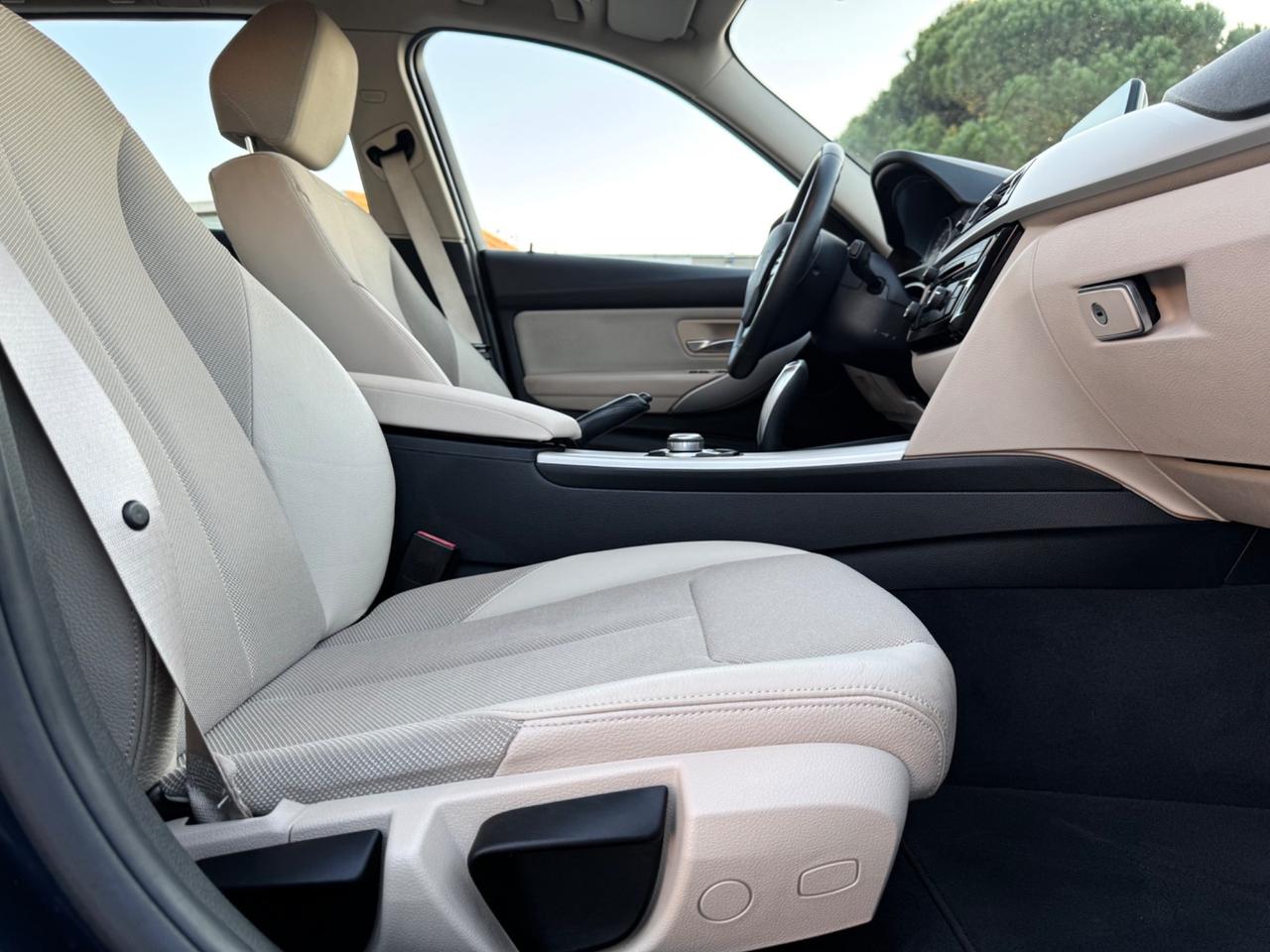 BMW 320d Automatic Touring XDRIVE - Navi 17