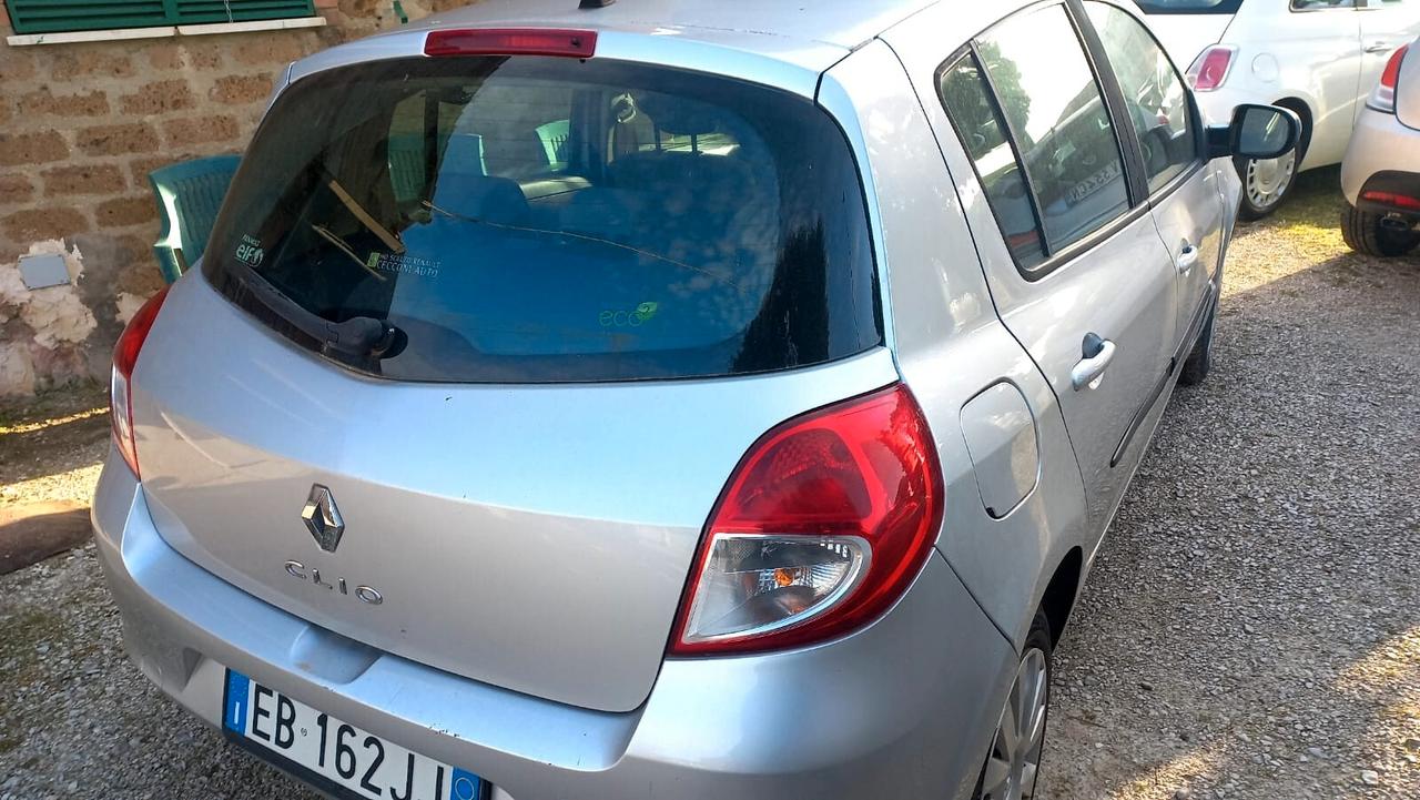 Renault Clio 1.2 16V 5 porte Dynamique