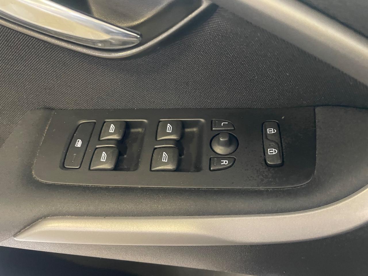 Volvo V40 D2 1.6 Momentum - Nessun vincolo -