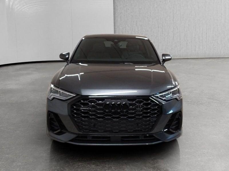 Audi Q3 Sportback 40 2.0 tdi Identity Black quattro 193cv s-tronic