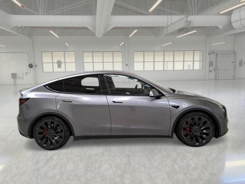 TESLA MODEL Y 75 KWH PERFORMANCE DUAL MOTOR 4WD AUT SUV