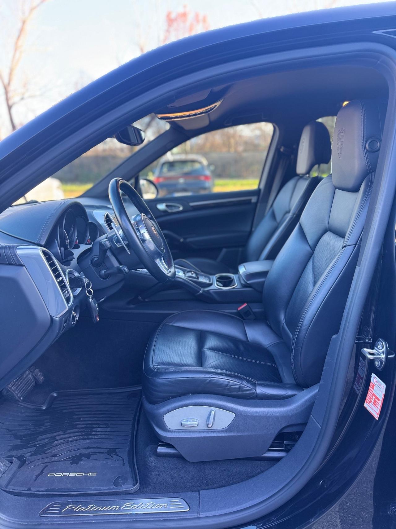 PORSCHE CAYENNE 3.0 V6 PLATINUM EDITION