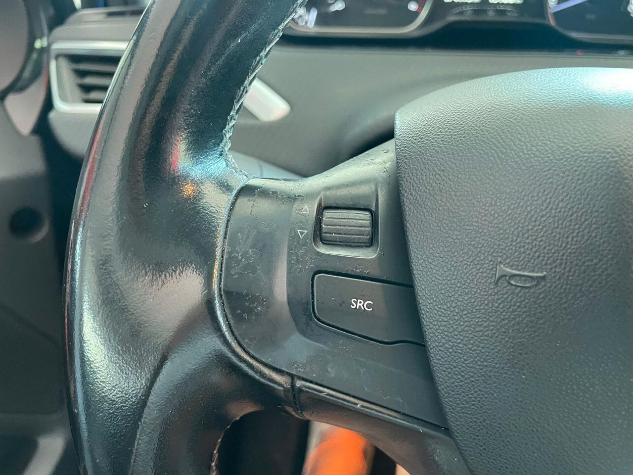 PEUGEOT 2008 1.6HDI ALLURE *NAVI-KAMERA*