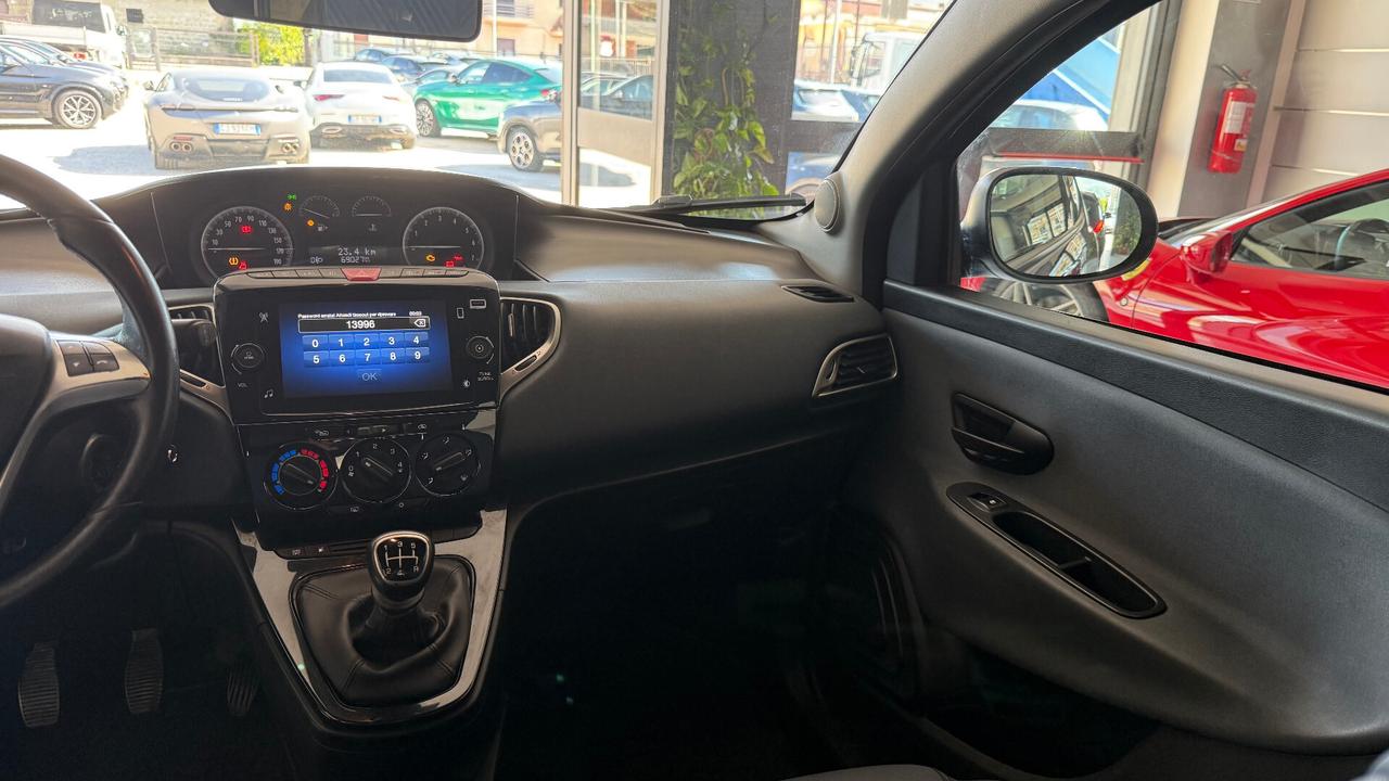 Lancia Ypsilon 1.2 69 CV 5 porte GPL Gold Plus