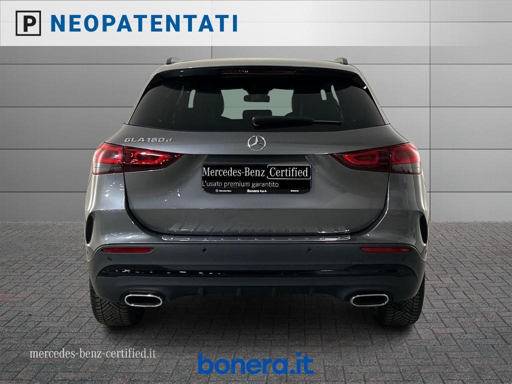 Mercedes GLA 180 180 D Premium 8G-DCT