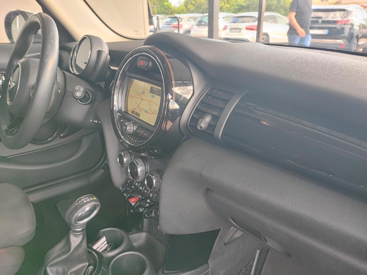 Mini 1.5 Cooper D 5 porte