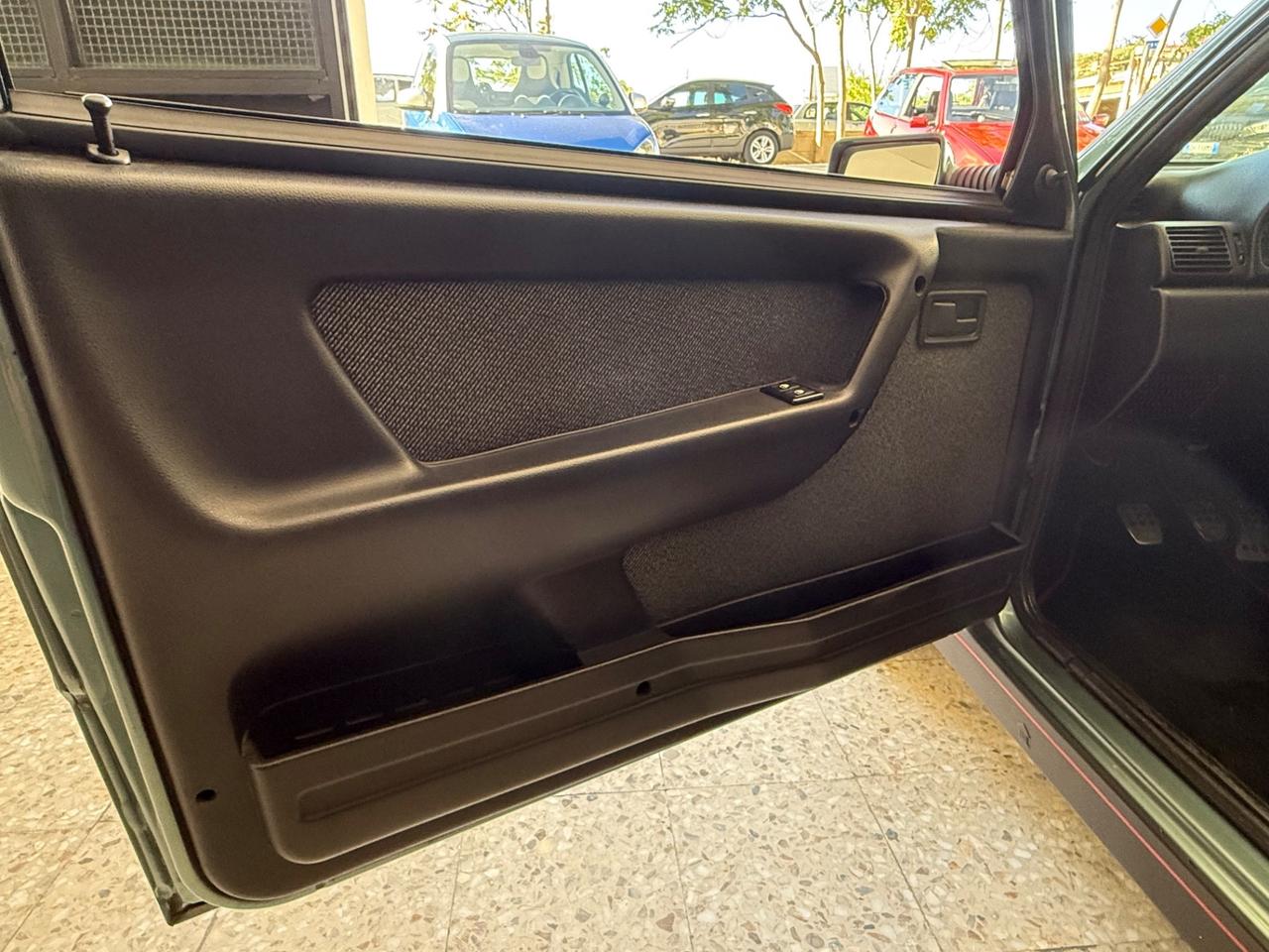 Fiat Uno turbo i.e. Tetto Apribile