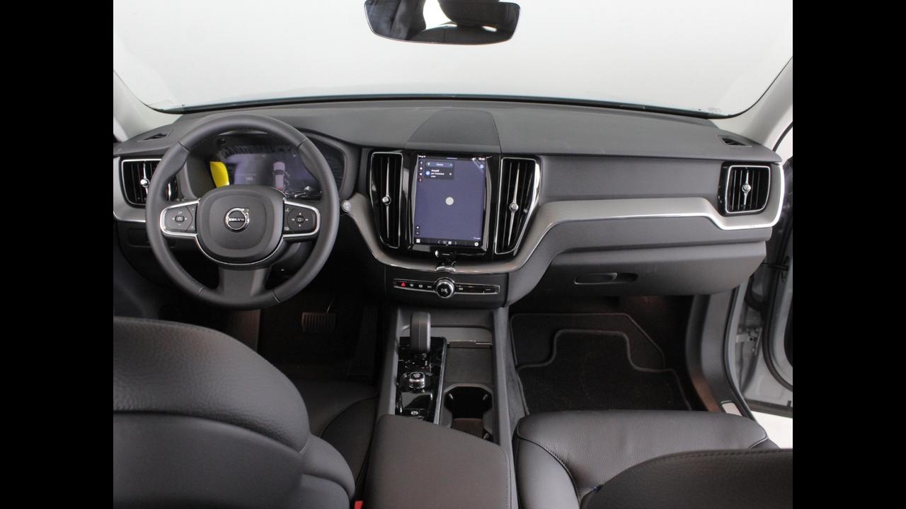 VOLVO XC60 CORE B4 AUT N1
