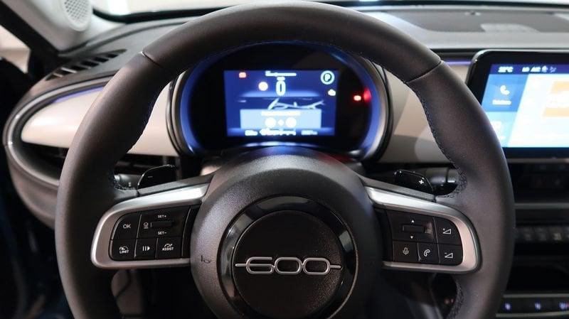 FIAT 600 600 1.2 hybrid La Prima 110cv auto