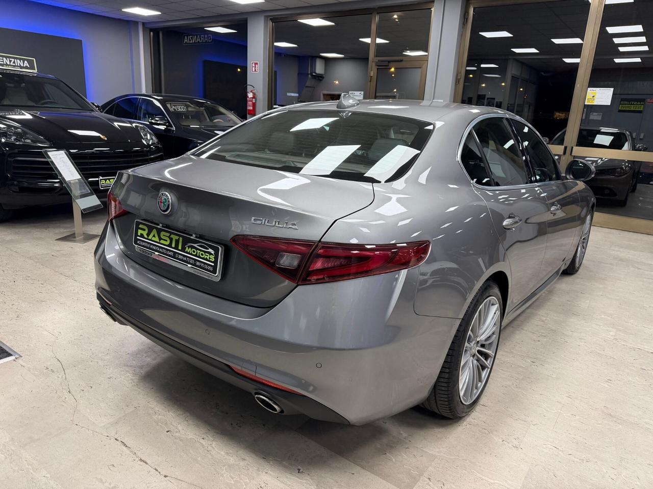 Alfa Romeo Giulia 2.2 Turbodiesel 180 CV AT8 Business Sport Launch Ed.