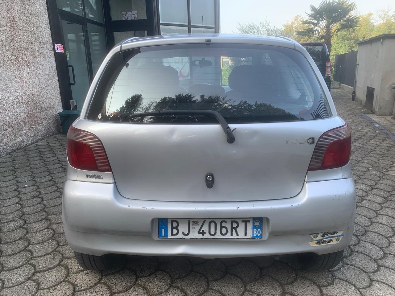 Toyota Yaris 1.0i 16V cat 3 porte motore sostituito
