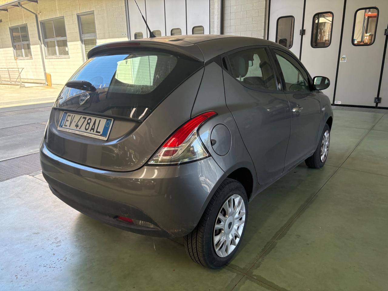 Lancia Ypsilon 0.9 TwinAir 85 CV 5 porte Metano Ecochic Gold