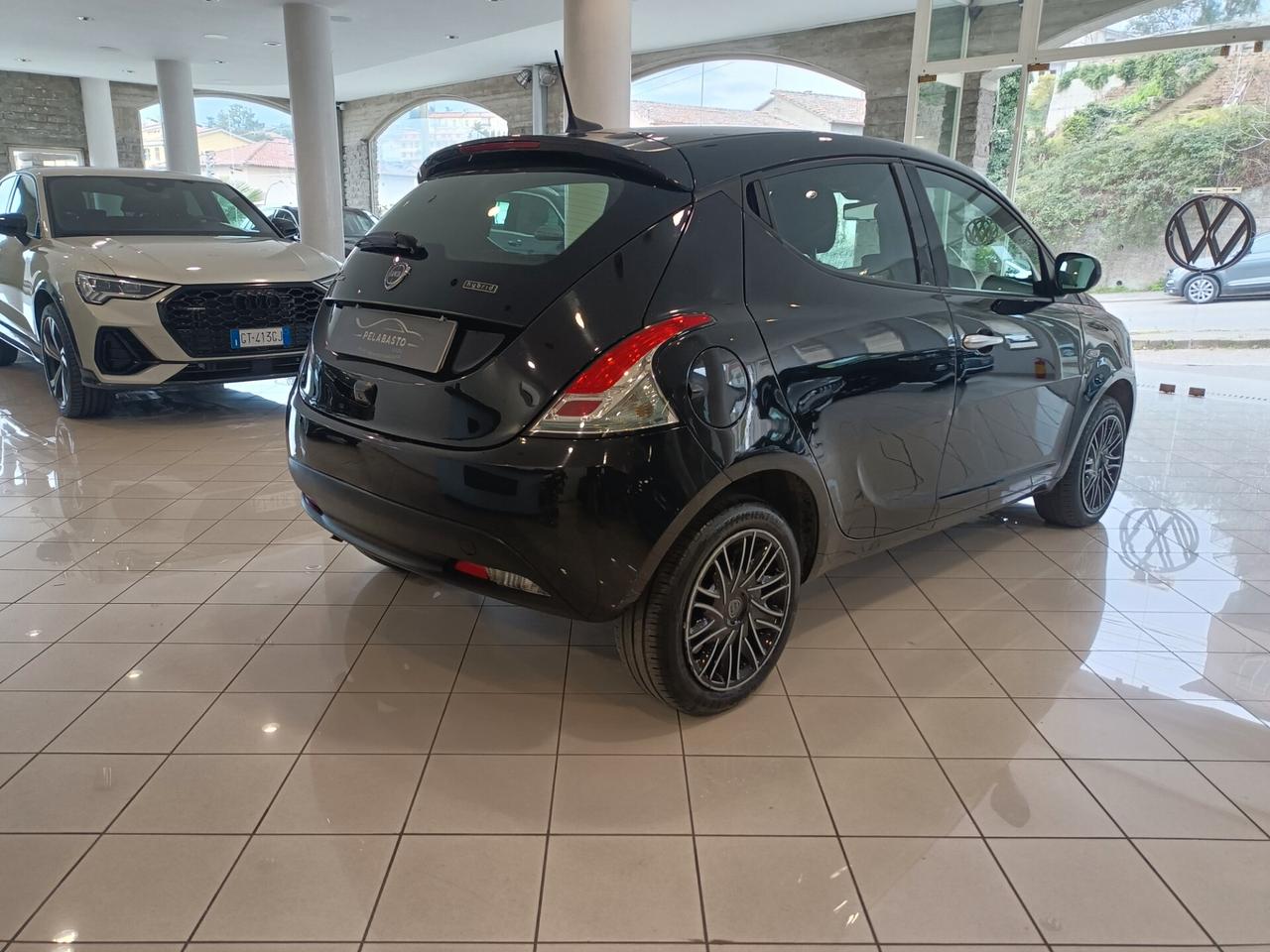 Lancia Ypsilon 1.0 FireFly 5 porte S&S Hybrid Ecochic Gold