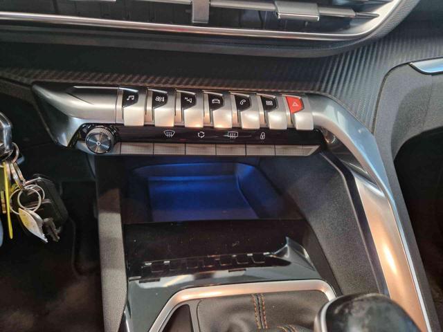 PEUGEOT 3008 BlueHDi 120 S&S Business