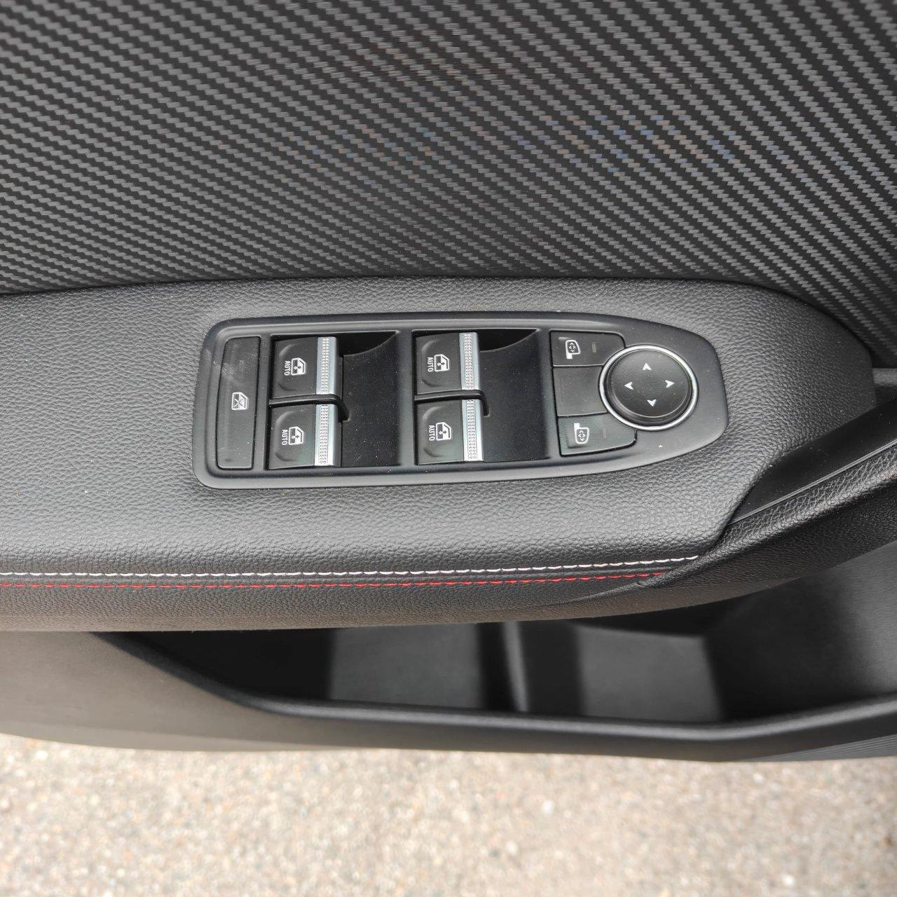 Renault Captur 1.6 E-Tech hybrid RS Line 145cv auto