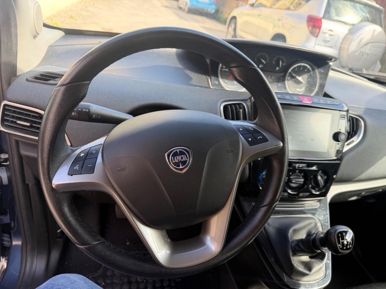 Lancia Ypsilon 1.0 FireFly 5 porte S&S Hybrid Alberta Ferretti