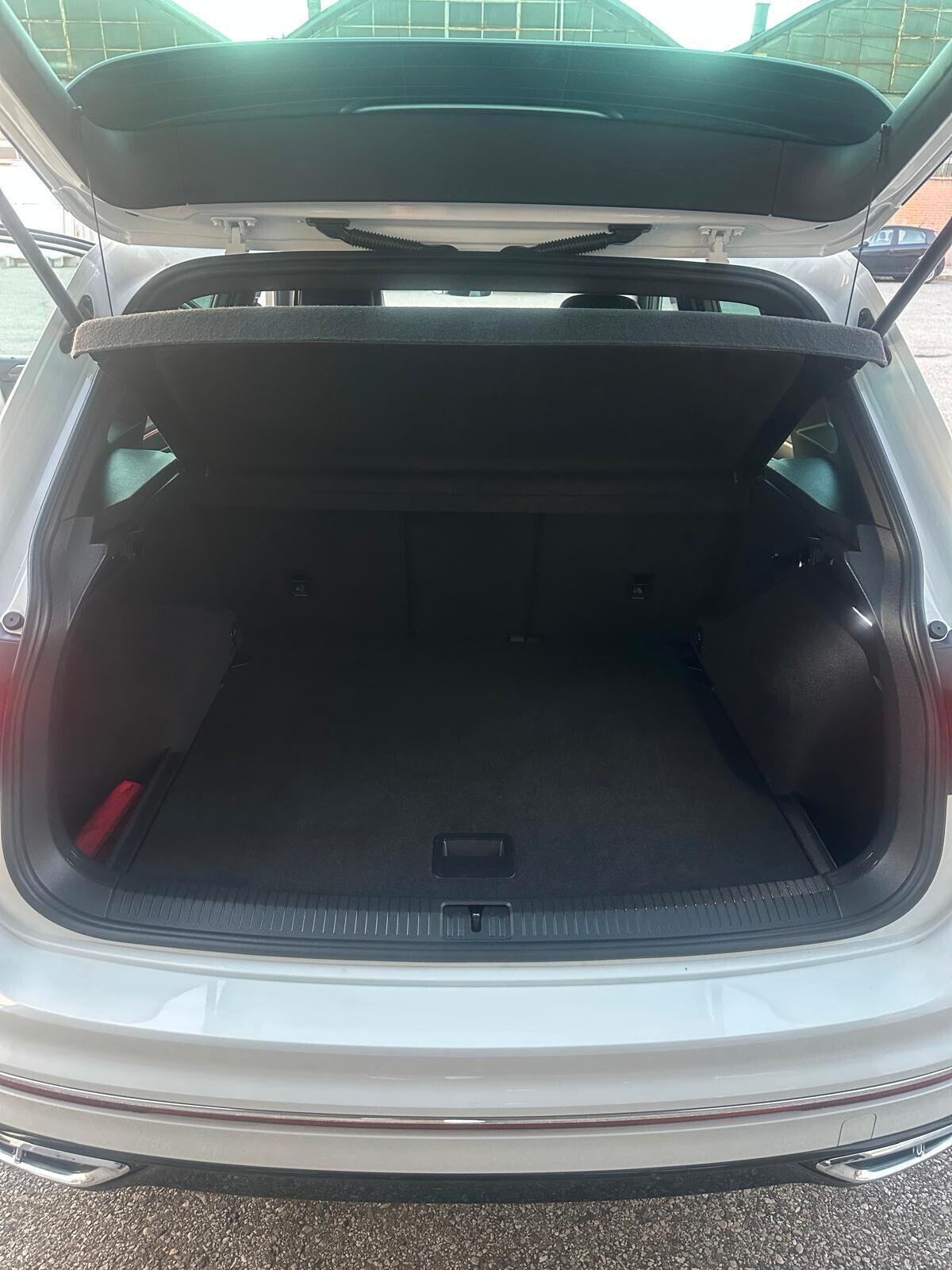 Volkswagen Tiguan 2.0 TDI 150 CV SCR DSG R-Line