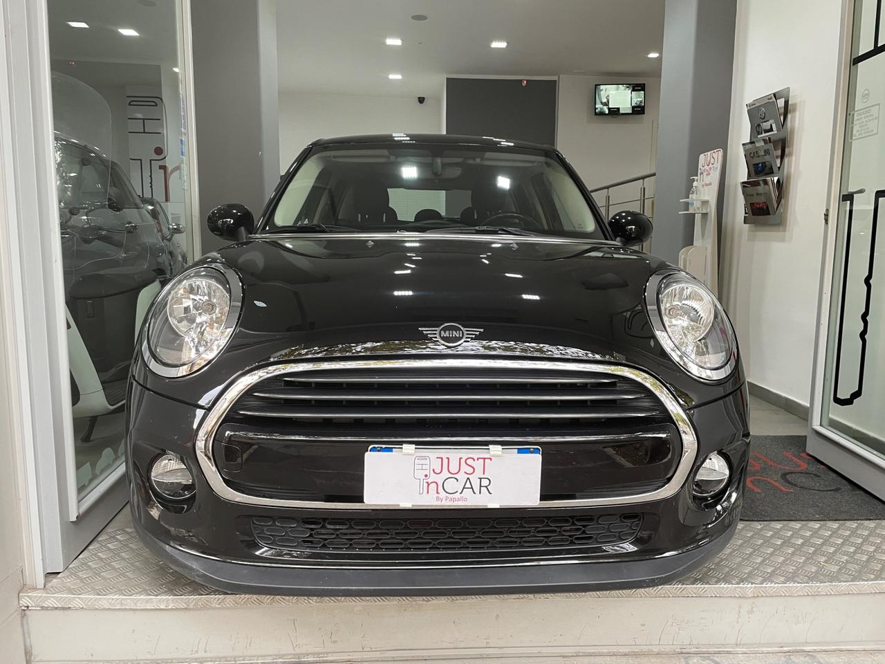 Mini Cooper 1.5 Twin turbo automatico 136cv 2019