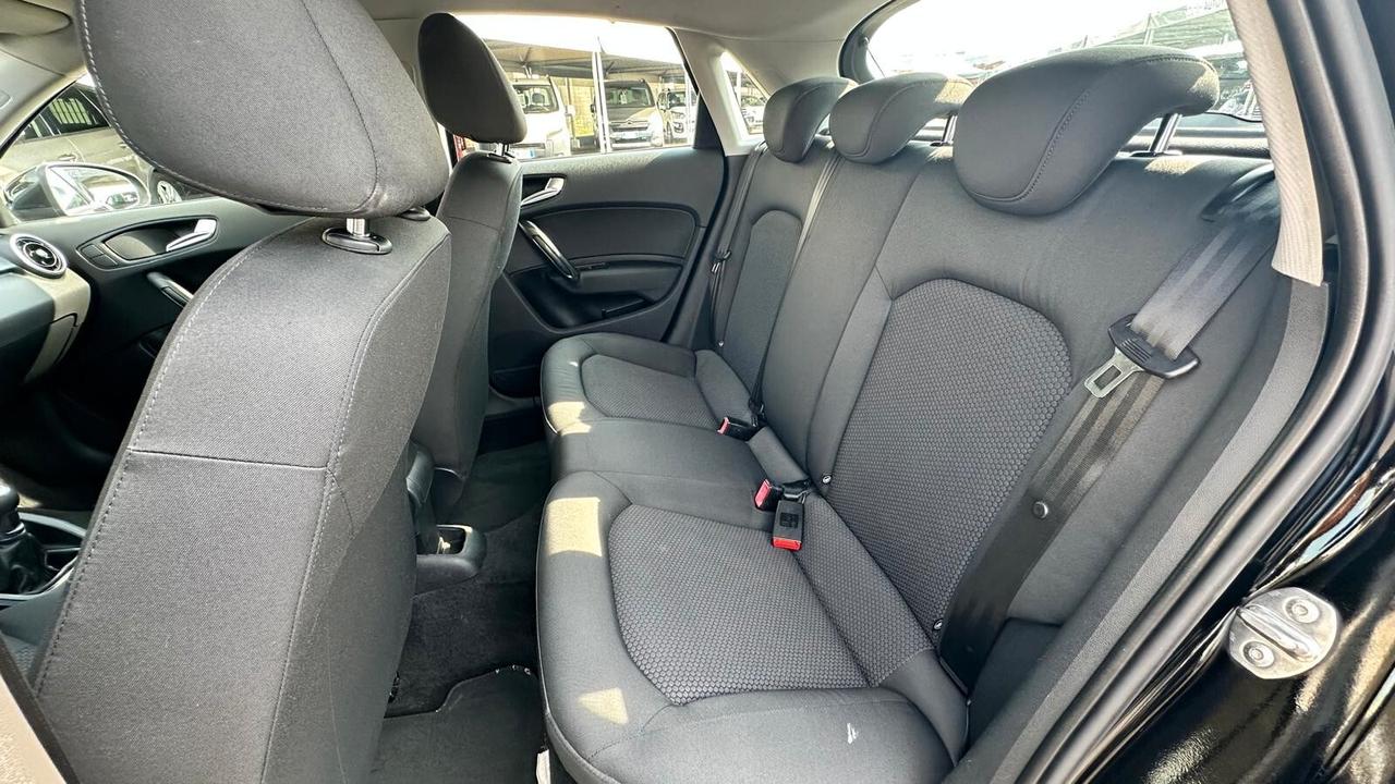 Audi A1 1.6 TDI Ambition KM CERTIFICATI-DISTRIBUZIONE COMPLETA APPENA ESEGUITA-NEOPATENTATI