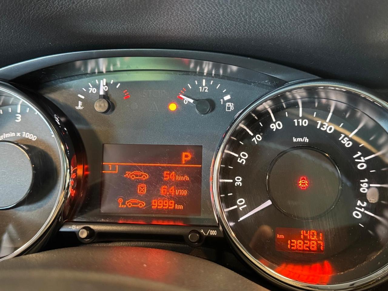 Peugeot 5008 1.6 BLUEHDI 120CV EAT6 ALLURE 7POSTI 2015