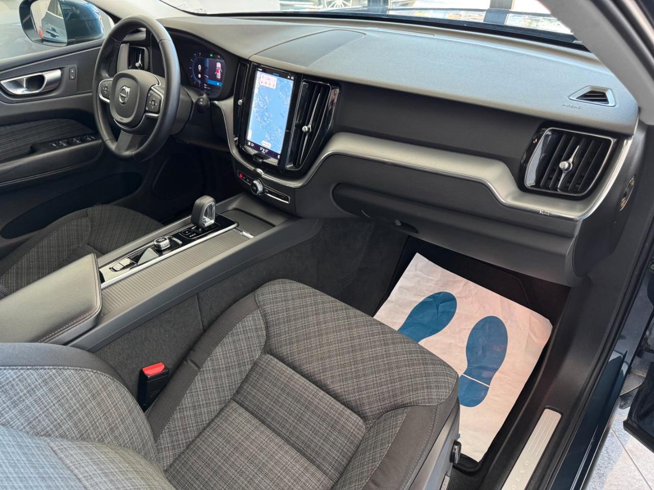 Volvo XC60 2.0 d b4 Mhev Core Bright auto Uniprop