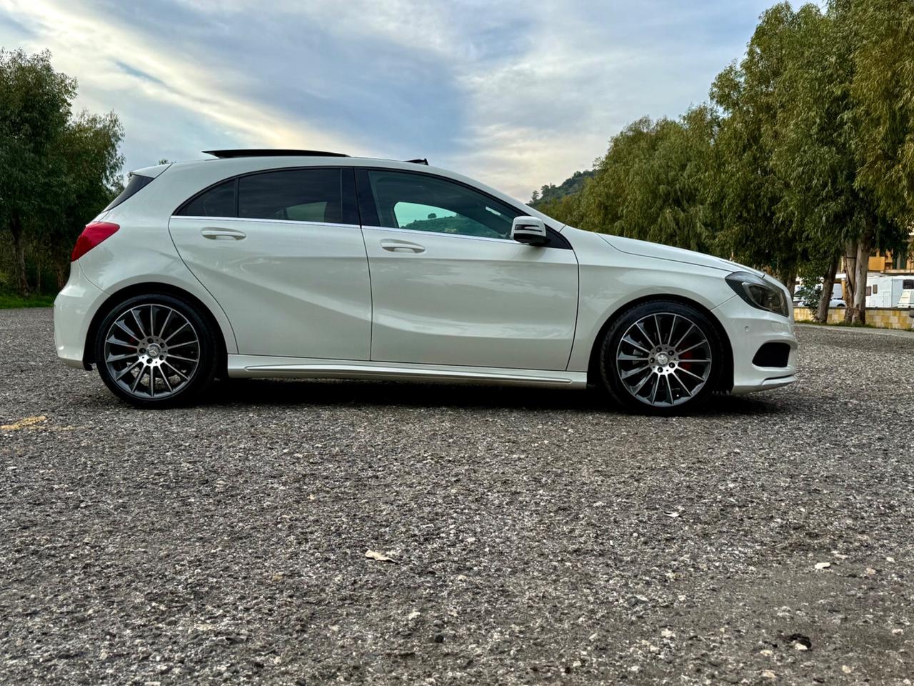 MERCEDES- BENZ A 180 CDI PREMIUM